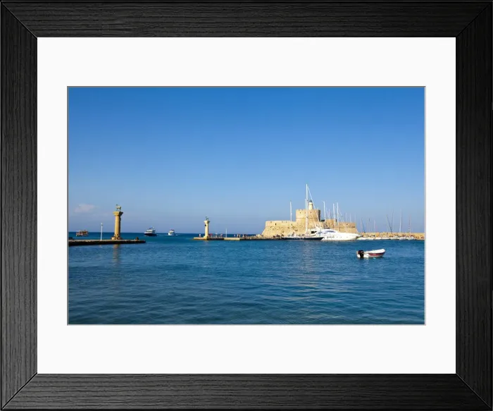 Framed Print : Agios Nikolaos Lighthouse & entrance to Mandraki Harbour, Rhodes Town, Rhodes, Greece