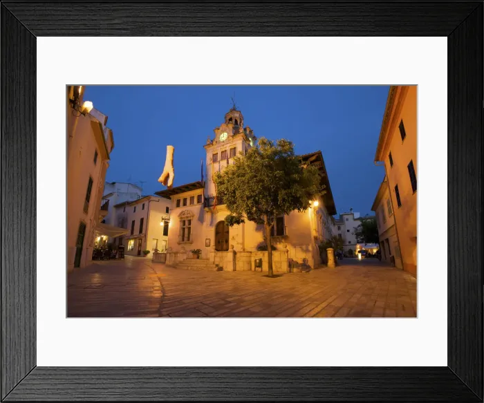 Framed Print : Street Cafe in the Old Town of Alcudia, Majorca, Balearic Islands, Spain Framed Print : Street Cafe in the Old Town of Alcudia, Majorca, Balearic Islands, Spain