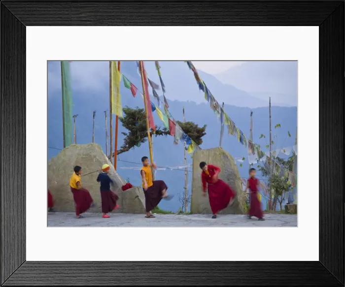 Framed Print : India, Sikkim, Ravangla (Rabongla), Karma Theckhling Monastery, Novice monks practising Framed Print : India, Sikkim, Ravangla (Rabongla), Karma Theckhling Monastery, Novice monks practising