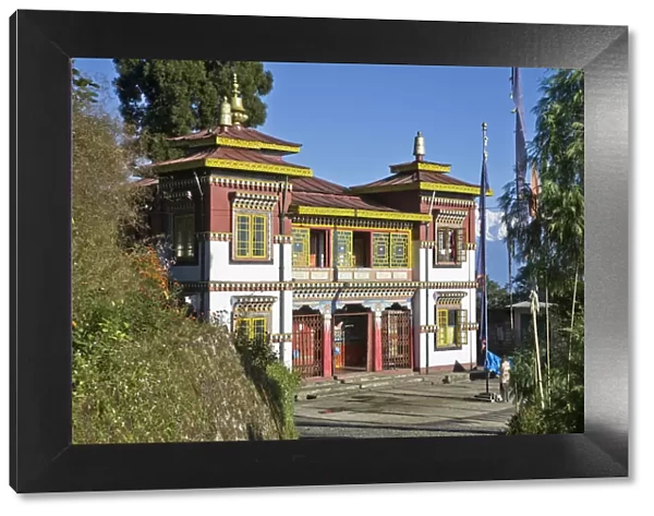 India, West Bengal, Darjeeling, Bhutia Busty Gompa with Kanchenjunga - Kangchendzonga