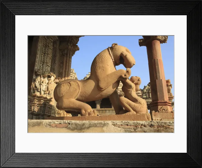 Framed Print : Lion Yali & sardula, Mahadeva Hindu temple, UNESCO World Heritage site, Khadjuraho