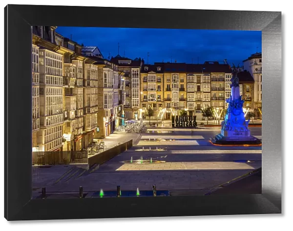 Night view of Plaza de la Virgen Blanca, Vitoria-Gasteiz, Alava, Basque Country, Spain