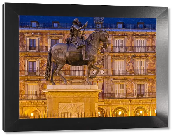 Night view of the equestrian statue of Philip III or Felipe III, Plaza Mayor, Madrid