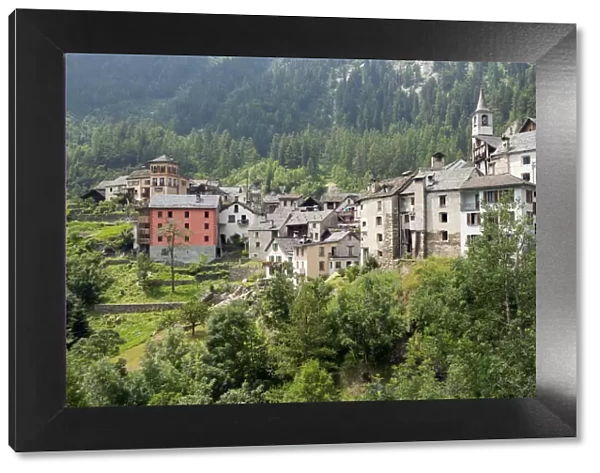 Europe, Switzerland, Ticino, Maggia Valley, the hillside village of Fusio