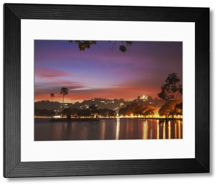 Framed Print : Sunset over Kandy Lake, Kandy, Sri Lanka