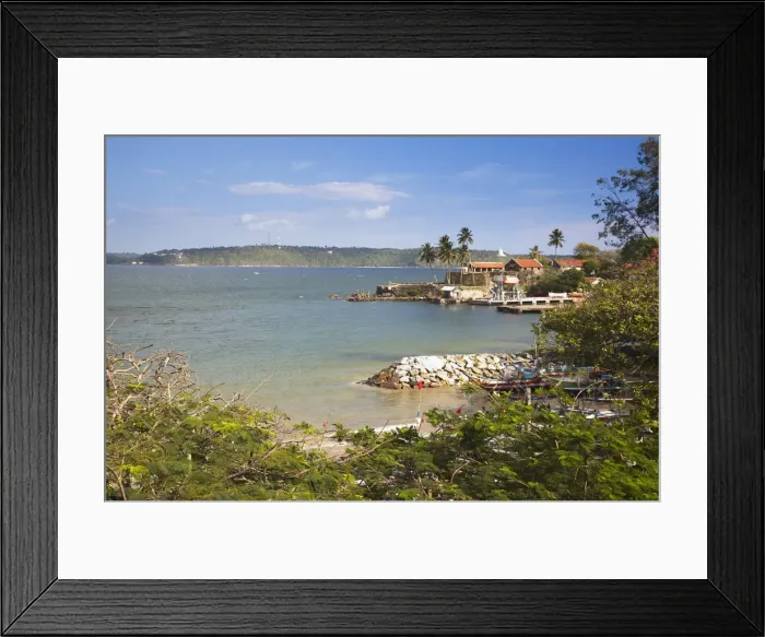 Framed Print : Galle Harbour with Zwart Bastion of Galle Fort in background, Galle, Sri Lanka Framed Print : Galle Harbour with Zwart Bastion of Galle Fort in background, Galle, Sri Lanka