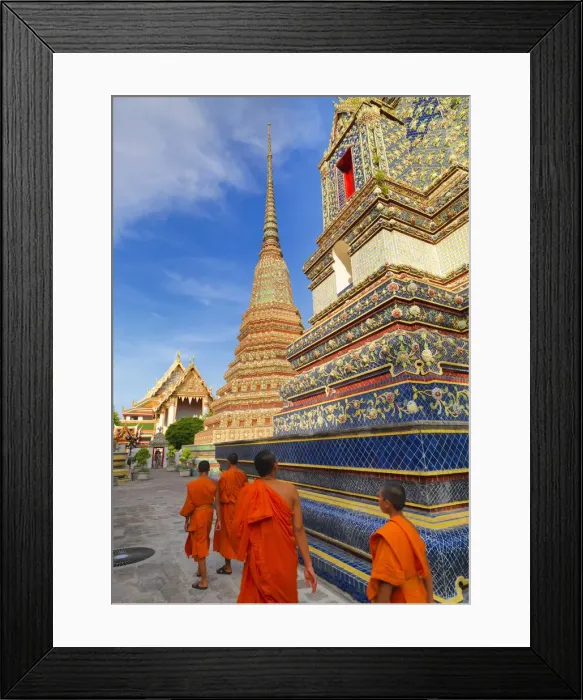 Framed Print : Thailand, bangkok, Monks walking through Wat Pho Framed Print : Thailand, bangkok, Monks walking through Wat Pho