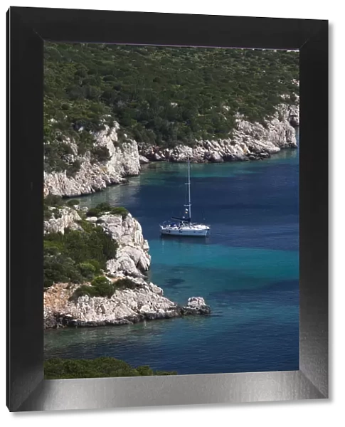 Italy, Sardinia, Western Sardinia, Alghero, Capo Caccia cape, seascape with yacht