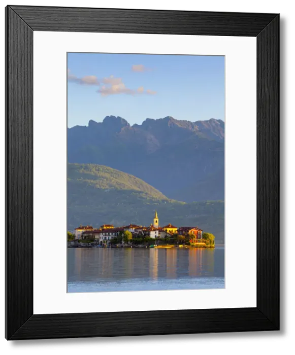 Framed Print : The idyllic Isola dei Pescatori (Fishermens Islands) illuminated at sunrise Framed Print : The idyllic Isola dei Pescatori (Fishermens Islands) illuminated at sunrise