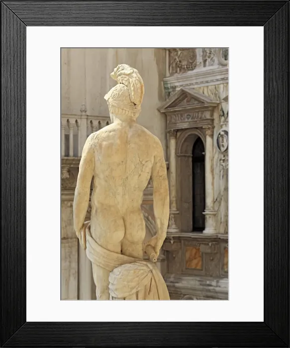 Framed Print : Sculpture inside courtyard of the Doges Palace (Palazzo Ducale), Venice, Veneto Framed Print : Sculpture inside courtyard of the Doges Palace (Palazzo Ducale), Venice, Veneto