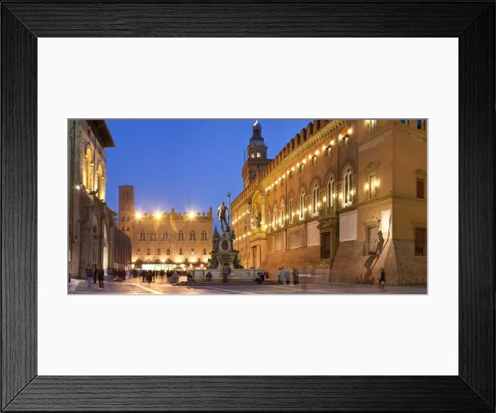 Framed Print : Statue of Neptune, Piazza Maggiore, Bologna, Italy Framed Print : Statue of Neptune, Piazza Maggiore, Bologna, Italy