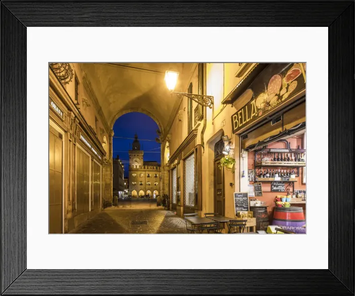 Framed Print : Piazza Maggiore, Bologna, Emilia-Romagna, Italy Framed Print : Piazza Maggiore, Bologna, Emilia-Romagna, Italy