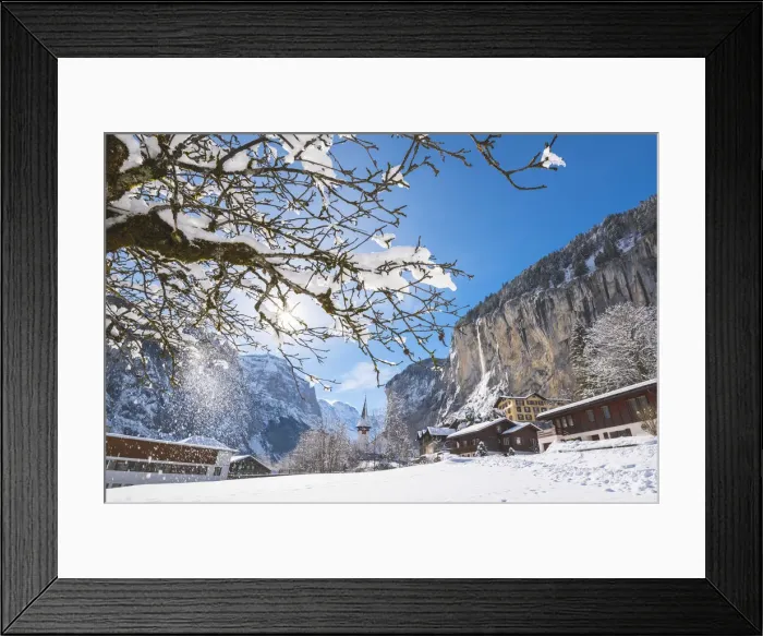 Framed Print : Lauterbrunnen, Berner Oberland, canton of Bern, Switzerland Framed Print : Lauterbrunnen, Berner Oberland, canton of Bern, Switzerland