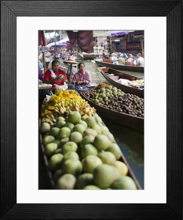 Framed Print : South East Asia, Thailand, Ratchaburi province, fruit vendors at the Damnoen Saduak Framed Print : South East Asia, Thailand, Ratchaburi province, fruit vendors at the Damnoen Saduak