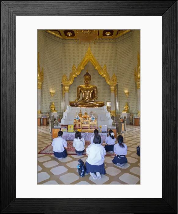 Framed Print : South East Asia, Thailand, Bangkok, Samphanthawong district, Chinatown, children praying