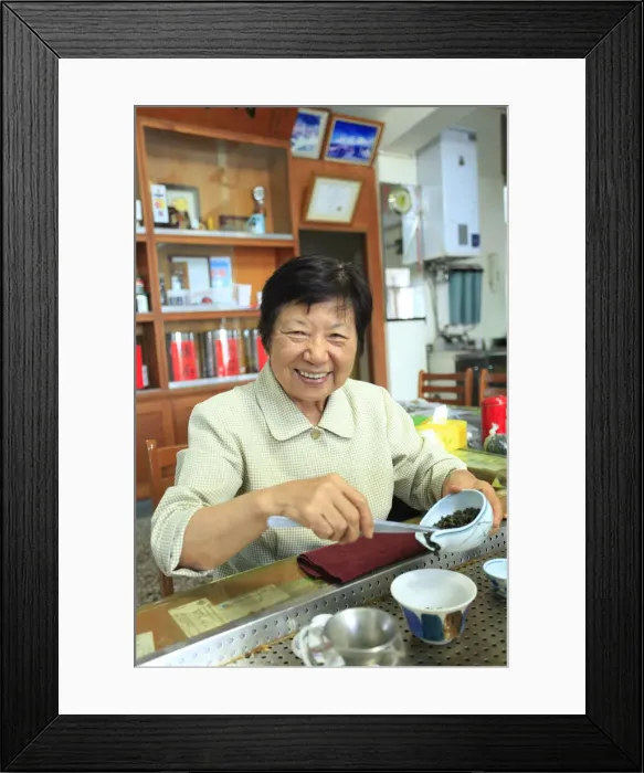 Framed Print : Asia, East Asia, Taiwan, a woman serving green tea at a traditional Taiwanese Tea House Framed Print : Asia, East Asia, Taiwan, a woman serving green tea at a traditional Taiwanese Tea House