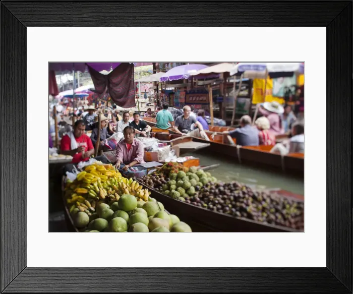Framed Print : South East Asia, Thailand, Ratchaburi province, fruit vendors at the Damnoen Saduak Framed Print : South East Asia, Thailand, Ratchaburi province, fruit vendors at the Damnoen Saduak