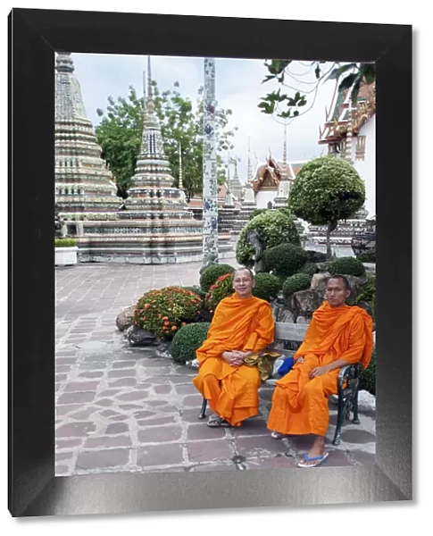 South East Asia, Thailand, Bangkok, Phra Nakhon district, monks at Wat Pho