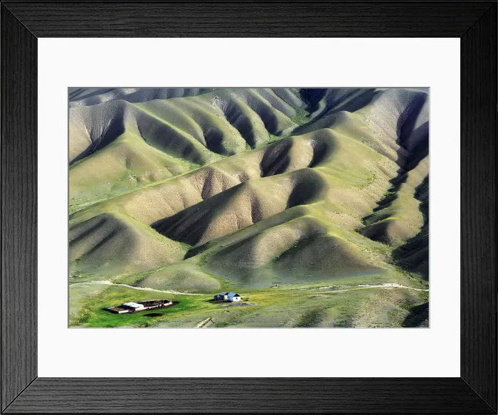 Framed Print : Road to Song Kol lake, Naryn oblast, Kyrgyzstan Framed Print : Road to Song Kol lake, Naryn oblast, Kyrgyzstan