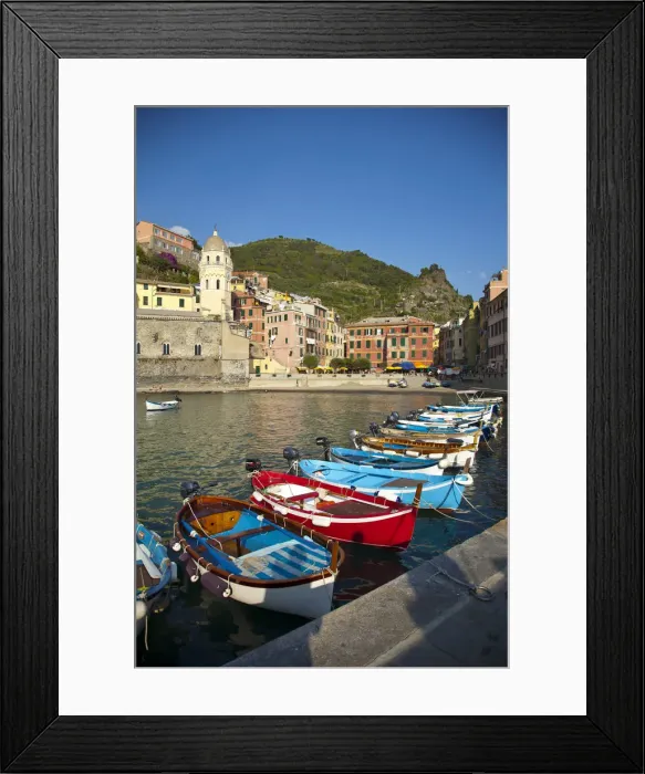 Framed Print : Vernazza, Cinque Terre, Riviera di Levante, Liguria, Italy Framed Print : Vernazza, Cinque Terre, Riviera di Levante, Liguria, Italy