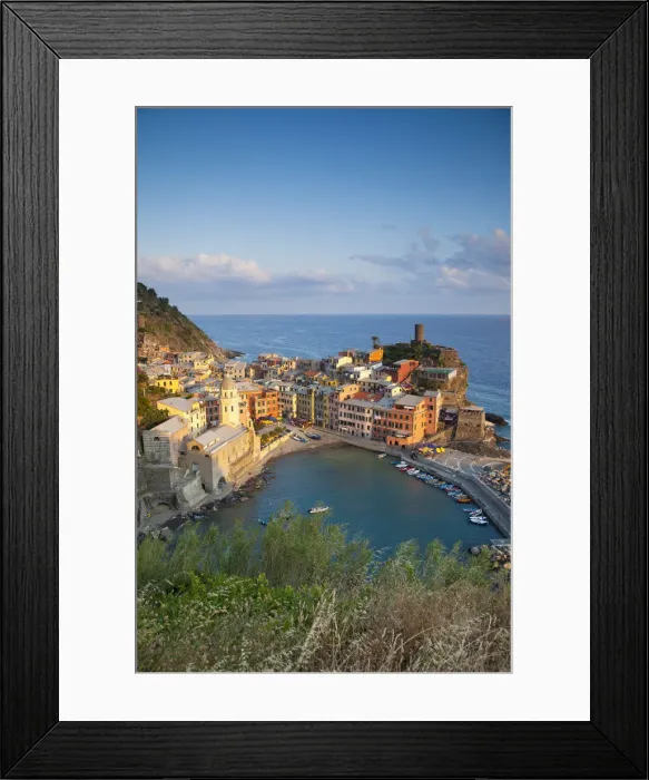 Framed Print : Vernazza, Cinque Terre, Riviera di Levante, Liguria, Italy Framed Print : Vernazza, Cinque Terre, Riviera di Levante, Liguria, Italy
