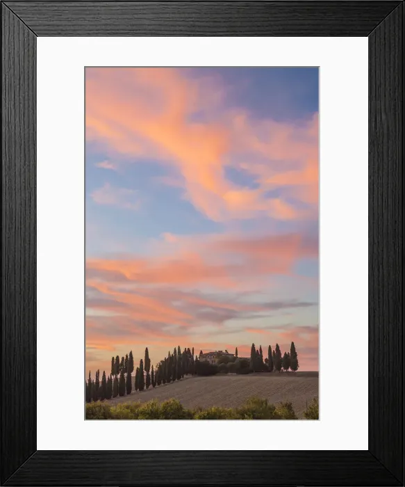 Framed Print : Farmhouse and cypress trees at sunset, Tuscany, Italy Framed Print : Farmhouse and cypress trees at sunset, Tuscany, Italy
