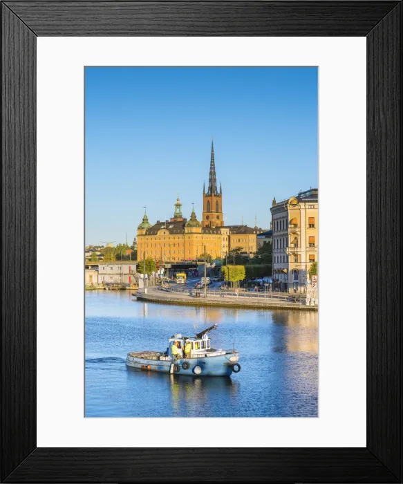 Framed Print : Stockholm, Sweden, Northern Europe. Fishing boat passing in front of Riddarholmen Framed Print : Stockholm, Sweden, Northern Europe. Fishing boat passing in front of Riddarholmen