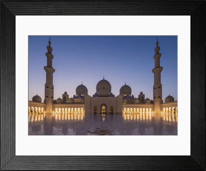 Framed Print : Twilight view of the inner courtyard of Sheikh Zayed Mosque, Abu Dhabi, United Arab