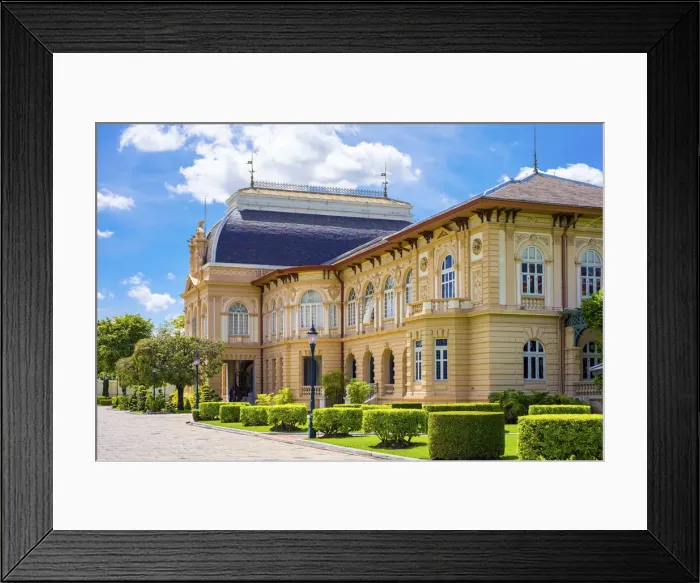 Framed Print : Neo-Renaissance style Phra Thinang Boromphiman throne hall in the Siwalai Garden