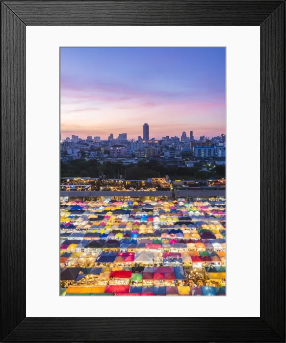Framed Print : The New Rot Fai Market, Ratchada, Bangkok, Thailand Framed Print : The New Rot Fai Market, Ratchada, Bangkok, Thailand