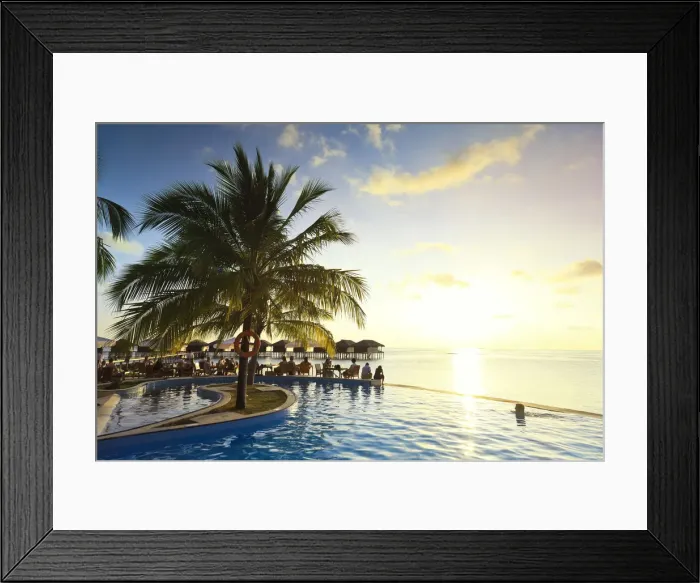 Framed Print : Maldives, Faafu Atoll, Filitheyo Island, Luxury Resort