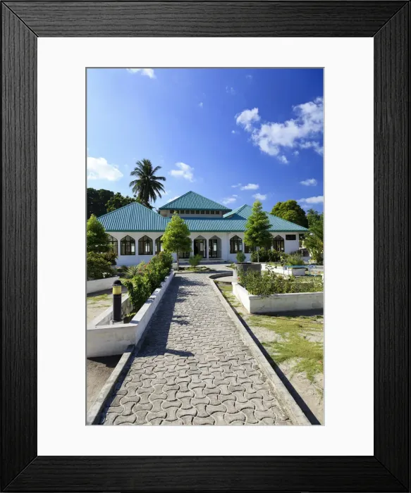 Framed Print : Maldives, Faafu Atoll, Biledhdhoo Island, Friday Mosque