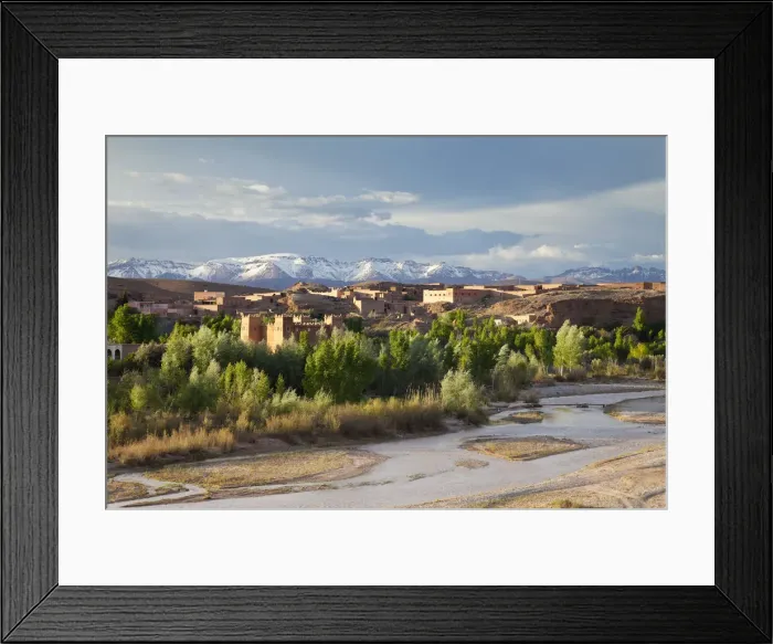 Framed Print : Atlas Mountains behind Boumalne du Dades in the Dades Valley of Morocco, North Africa Framed Print : Atlas Mountains behind Boumalne du Dades in the Dades Valley of Morocco, North Africa