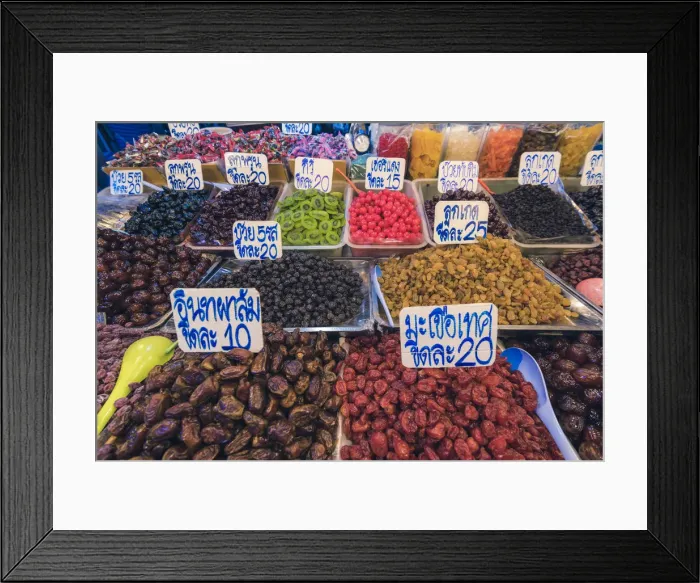 Framed Print : Maeklong Railway Market, Samut Songkhram, Bangkok, Thailand Framed Print : Maeklong Railway Market, Samut Songkhram, Bangkok, Thailand