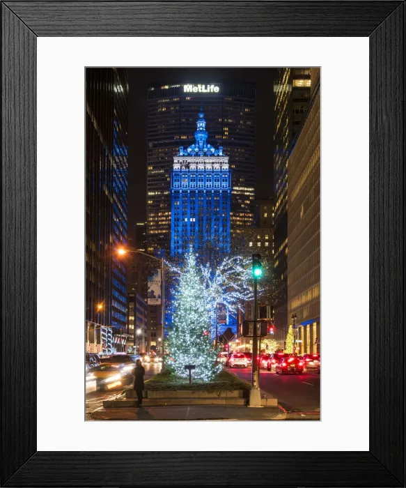 Framed Print : Christmas tree lighting with Helmsley Building behind, Park Avenue, Manhattan, New York Framed Print : Christmas tree lighting with Helmsley Building behind, Park Avenue, Manhattan, New York