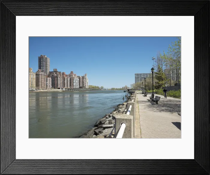 Framed Print : USA, East Coast, New York, Midtown, east river, Roosevelt Island