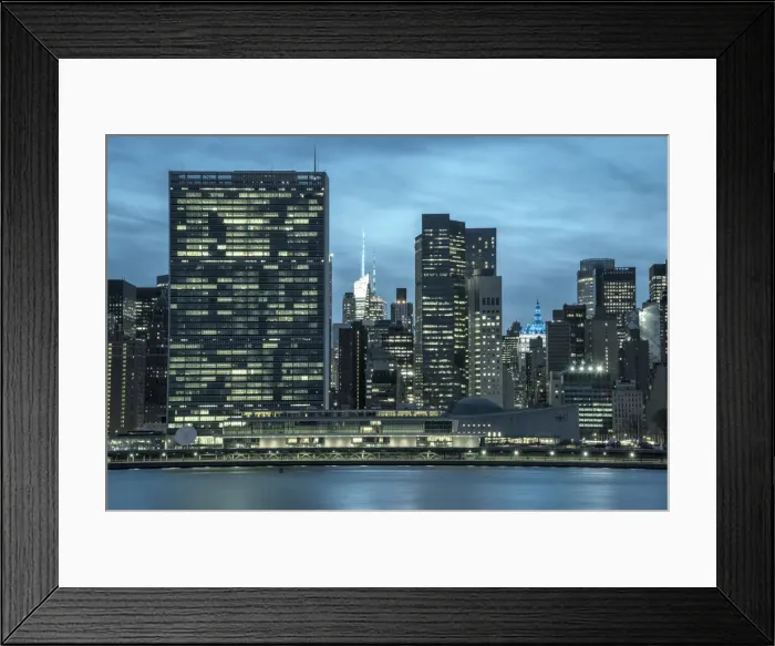Framed Print : USA, New York, Long Island City, Queens, Gantry Plaza State Park, UN Building Framed Print : USA, New York, Long Island City, Queens, Gantry Plaza State Park, UN Building