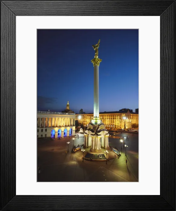 Framed Print : Monument to Berehynia in Independence Square (Maydan Nezalezhnosti), KIev, Ukraine Framed Print : Monument to Berehynia in Independence Square (Maydan Nezalezhnosti), KIev, Ukraine