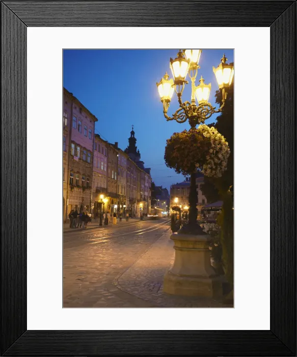 Framed Print : Market Square (Ploscha Rynok) at dusk, Lviv, Ukraine Framed Print : Market Square (Ploscha Rynok) at dusk, Lviv, Ukraine