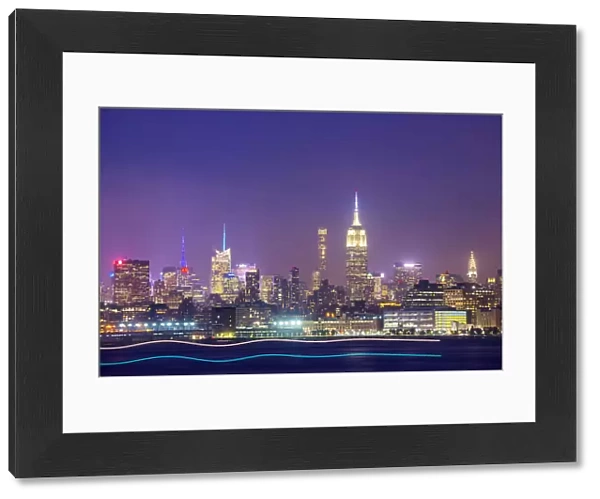 View of Manhattan skyline, New York, USA