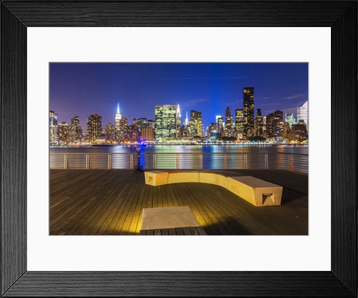 Framed Print : Manhatten skyline at dusk from Gantry Plaza, New York, USA Framed Print : Manhatten skyline at dusk from Gantry Plaza, New York, USA