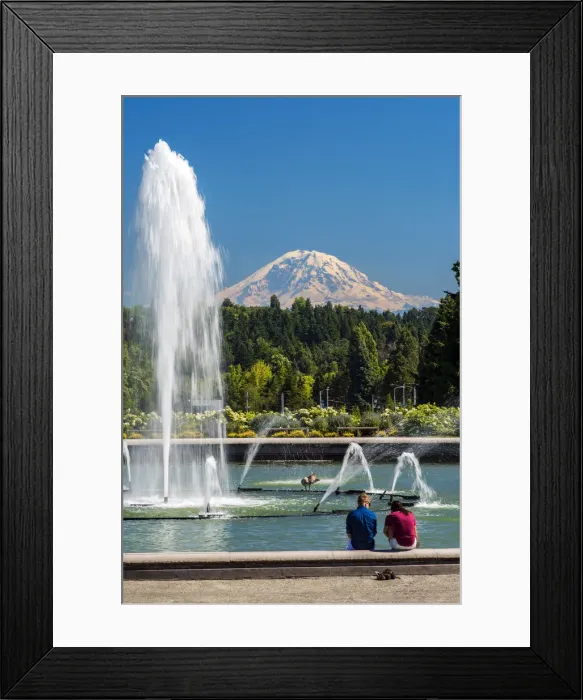Framed Print : View over Mount Rainier from University of Washington, Seattle, Washington, USA Framed Print : View over Mount Rainier from University of Washington, Seattle, Washington, USA