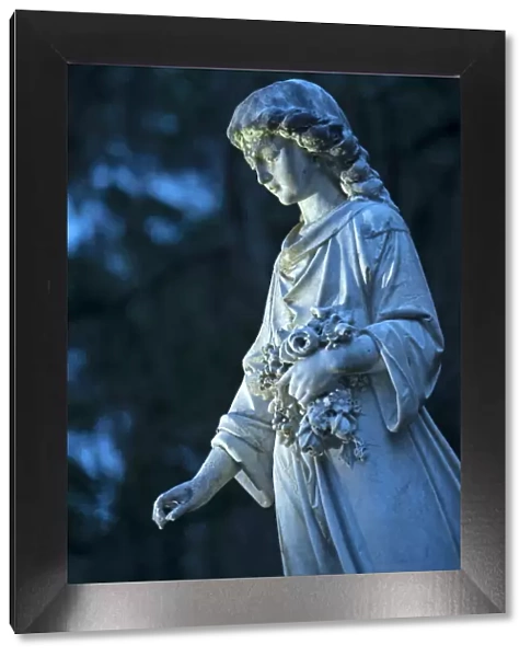 USA, Georgia, Savannah, Bonaventure Cemetery, statue