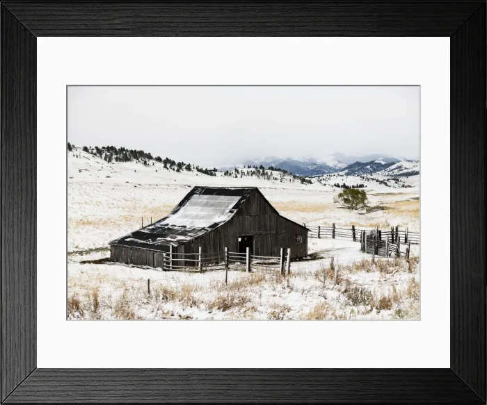 Framed Print : Barn in Montanas Wild North, Montana, USA Framed Print : Barn in Montanas Wild North, Montana, USA