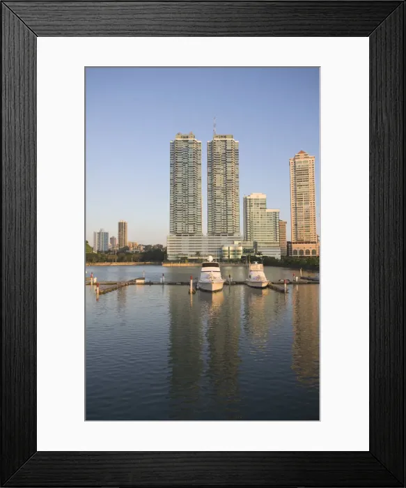 Framed Print : Panama, Panama City, Marina infront of Hotel Mirimar Inter Continental