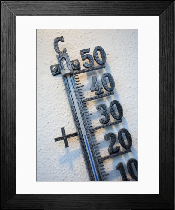 Framed Print : Thermometer, Vilamoura, Algarve, Portugal