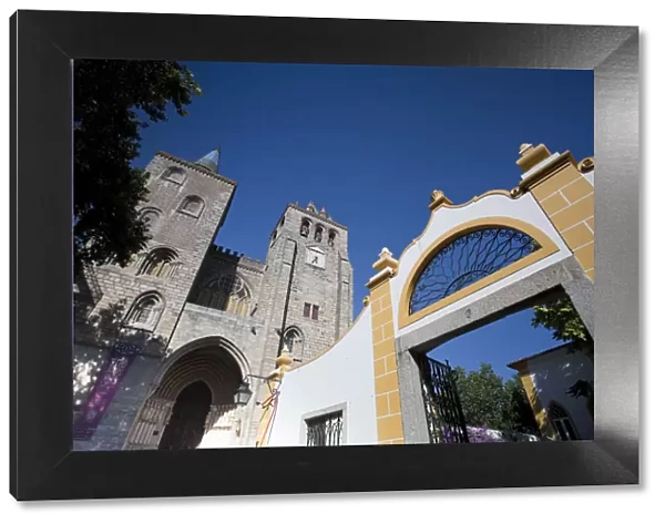 Se (Cathedral) and University, Evora (UNESCO World Heritage), Alentejo, Portugal