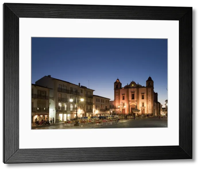 Framed Print : Praaza do Giraldo and Ingreja Santo Antao, Evora (UNESCO World Heritage), Alentejo Framed Print : Praaza do Giraldo and Ingreja Santo Antao, Evora (UNESCO World Heritage), Alentejo