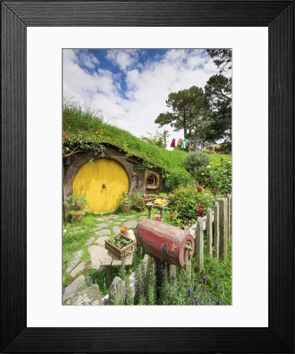 Framed Print : New Zealand, North Island, Matamata, Hobbiton Movie Set, Hobbit house Framed Print : New Zealand, North Island, Matamata, Hobbiton Movie Set, Hobbit house