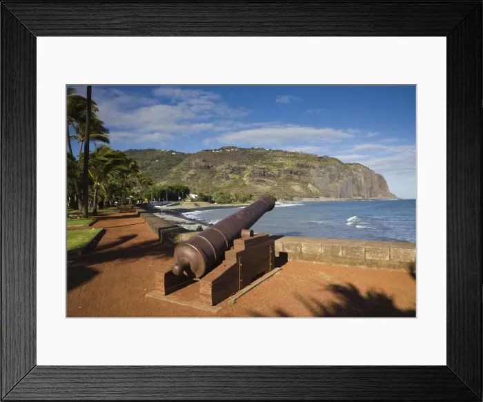 Framed Print : Reunion Island, St-Denis, view of La Montaigne from Le Barachois waterfront Framed Print : Reunion Island, St-Denis, view of La Montaigne from Le Barachois waterfront